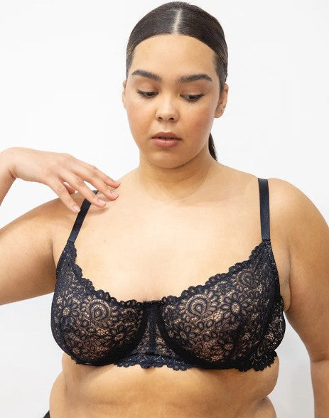 Victoria Heroic Lace Underwire Bra Full Coverage - Black