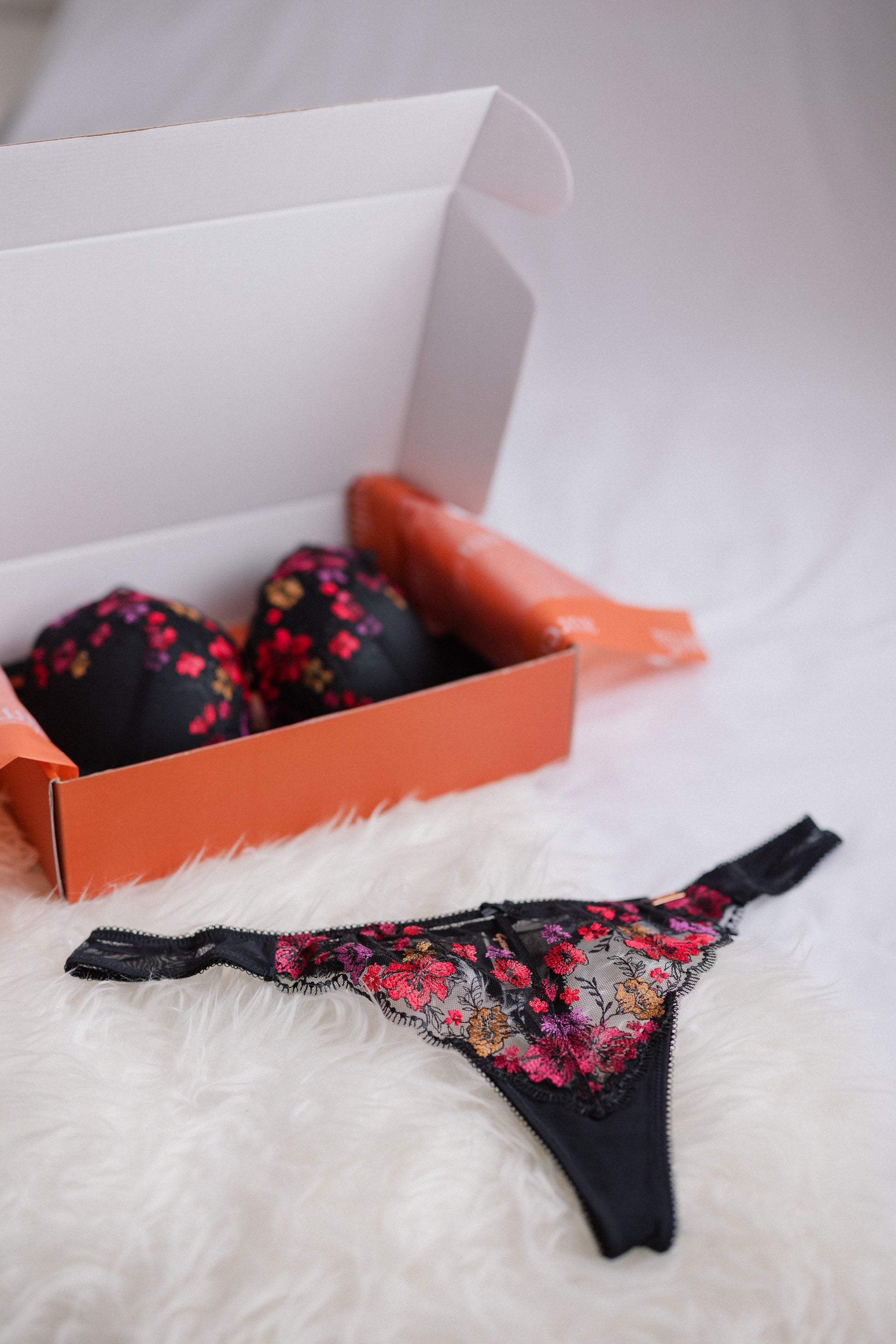  Naughty Lace : Date Night Monthly Lingerie Subscription Box
